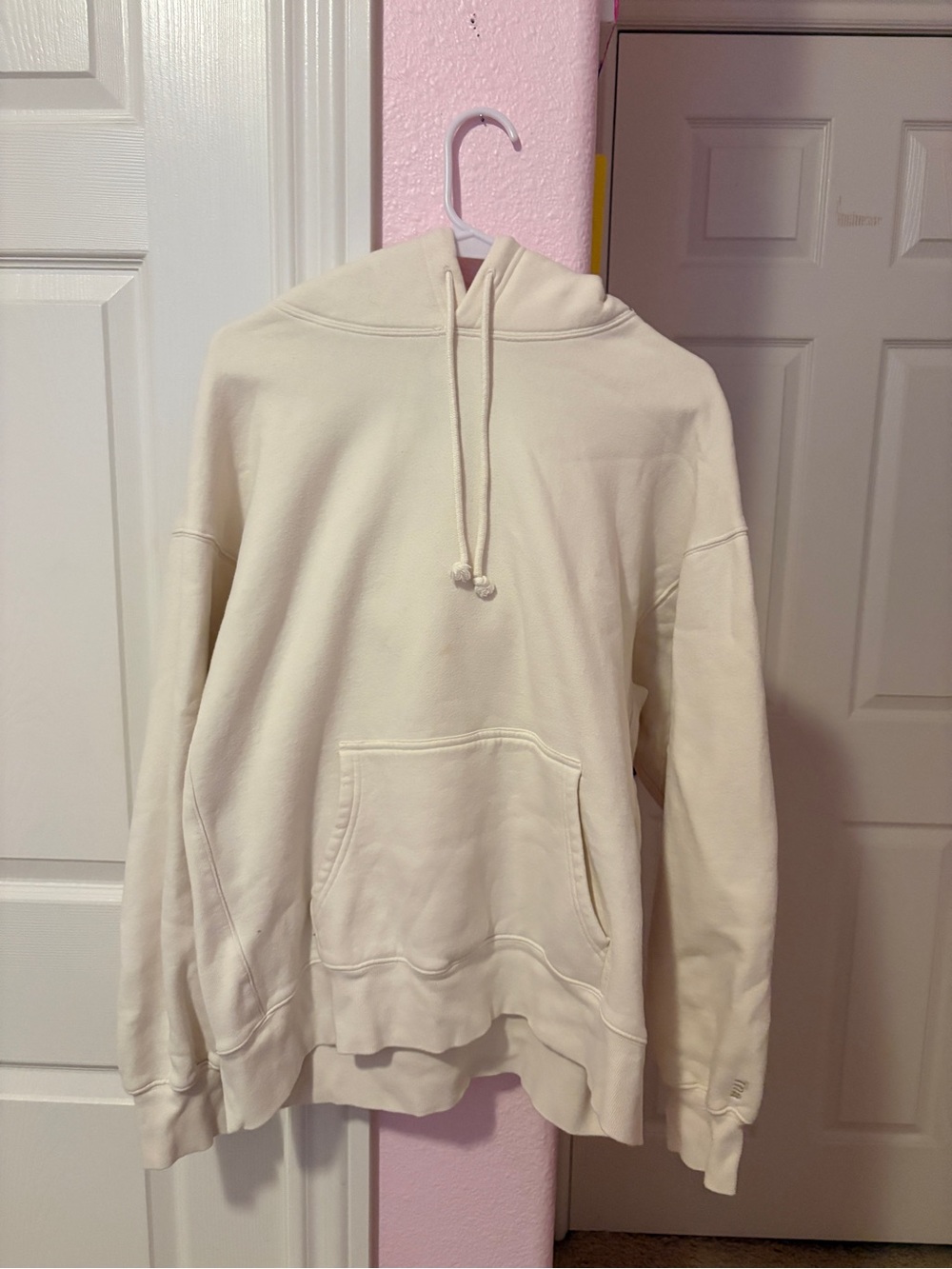 TNA Aritizia Cream Pullover Hoodie